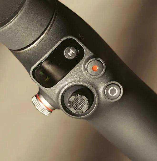 oblie 7 Pro稳定器首发初体验！龙8体育入口549元！大疆OSMO M(图8)